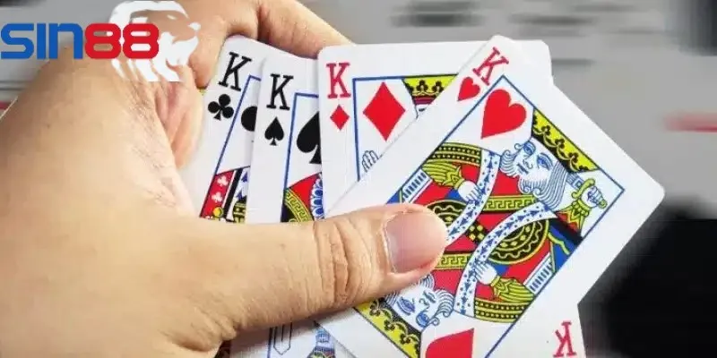 Tham gia Sâm nên đánh bộ bài mạnh khi bắt đầu hoặc kết thúc ván